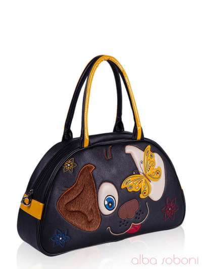 Стильна дитяча сумочка з вышивкою, модель 0145 чорний. Зображення товару, вид збоку.