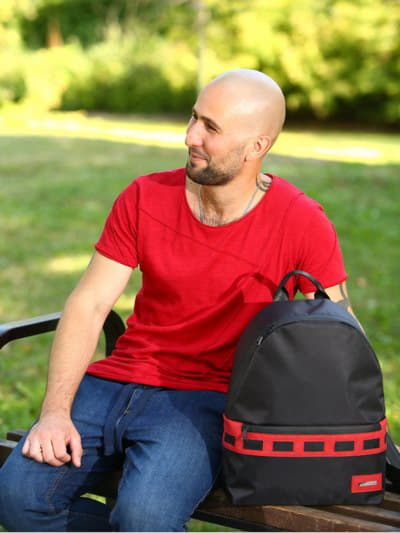 Модний рюкзак - unisex, модель 181612 чорно-червоний. Зображення товару, вид спереду.