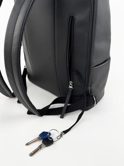 Фото товара: комплект (рюкзак та косметичка) n26109 чорний. Фото - 4.