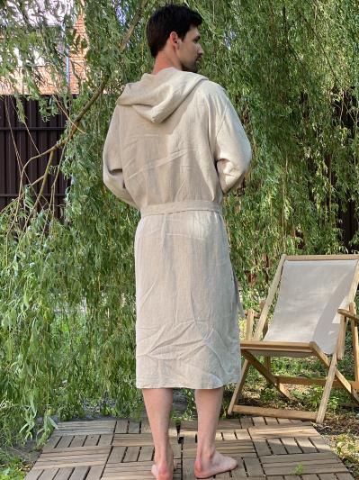 Фото товара: чоловічий лляний халат з каптуром натуральний. Вид 5.