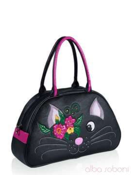 Стильна дитяча сумочка з вышивкою, модель 0144 чорний. Зображення товару, вид збоку.