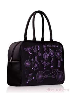 Молодіжна сумка з вышивкою, модель 130763 чорний. Зображення товару, вид збоку.