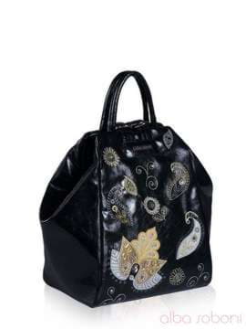 Жіночий рюкзак з вышивкою, модель 141655 чорний. Зображення товару, вид збоку.