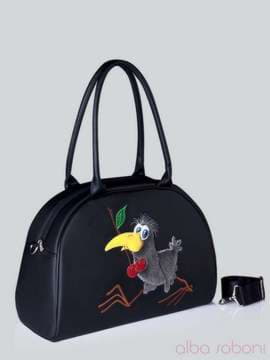 Молодіжна сумка - саквояж з вышивкою, модель 141501 чорний. Зображення товару, вид збоку.