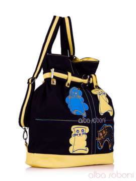 Брендова сумка - рюкзак з вышивкою, модель 130874 чорний (джинс). Зображення товару, вид збоку.