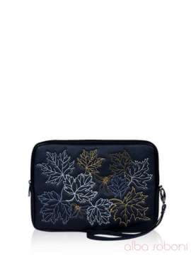 Жіноча сумка для планшета з вышивкою, модель 141060 чорний. Зображення товару, вид спереду.