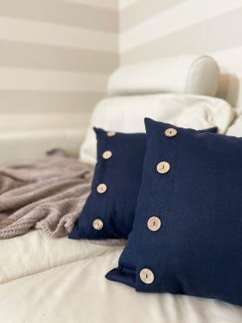 Фото товара: декоративна лляна подушка темно-синя. Фото - 2.