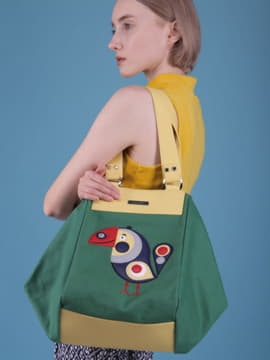 Літня сумка з вышивкою, модель 190043 зелений. Зображення товару, вид збоку.