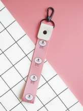 Брендовый брелок на телефон ремешок кролик короткий розовый. Изображение товара, вид 1