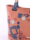 Літня сумка з вышивкою, модель 160152 персиковий. Зображення товару, вид ззаду.