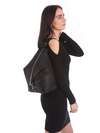 Модний рюкзак, модель 180022 чорний. Зображення товару, вид збоку.